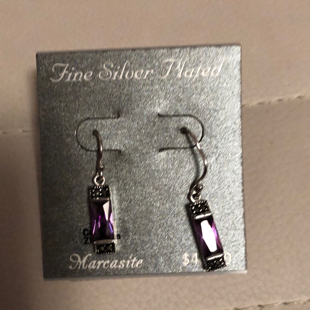 Cubic zirconia dangling earrings silver and purple fine silver plated